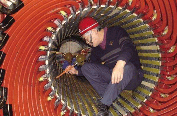 電機(jī)維修中錯(cuò)誤的操作帶來(lái)的危害性——西安西瑪電機(jī)（西安西瑪電機(jī)集團(tuán)股份有限公司）官方網(wǎng)站